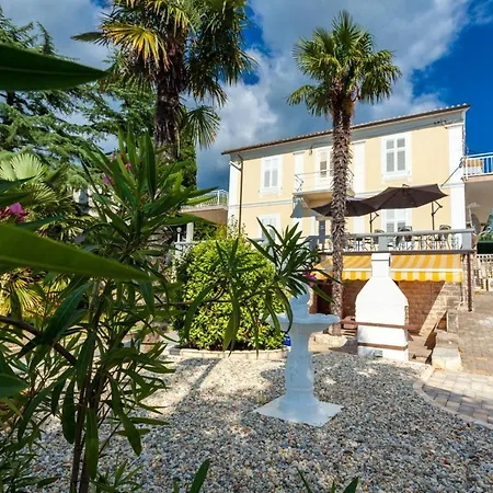 Πανσιόν Marija Malinska